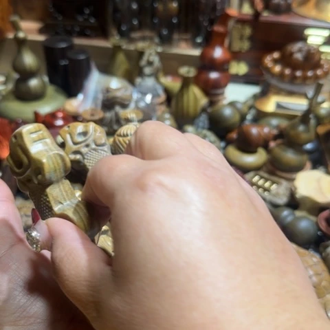 维腊木（绿檀）桑**.