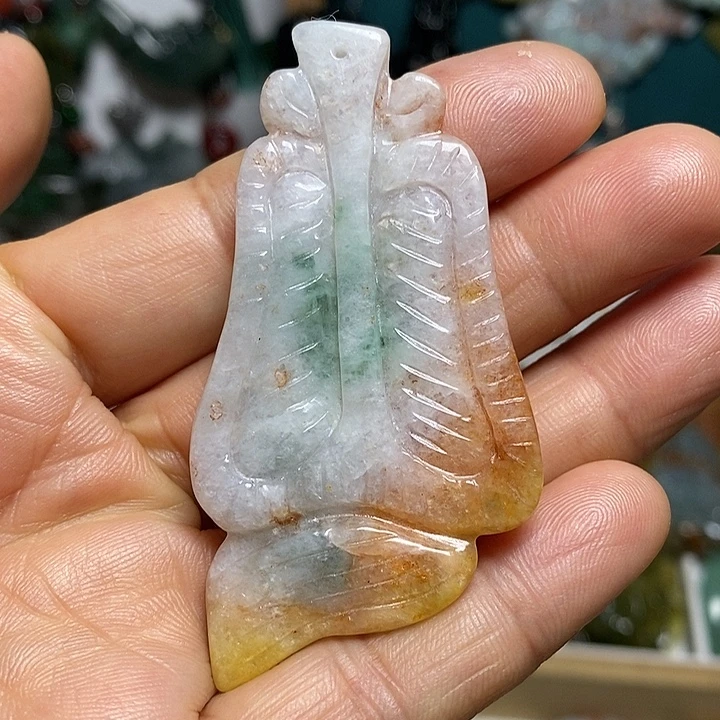 翡翠未镶嵌吊坠(赠链)