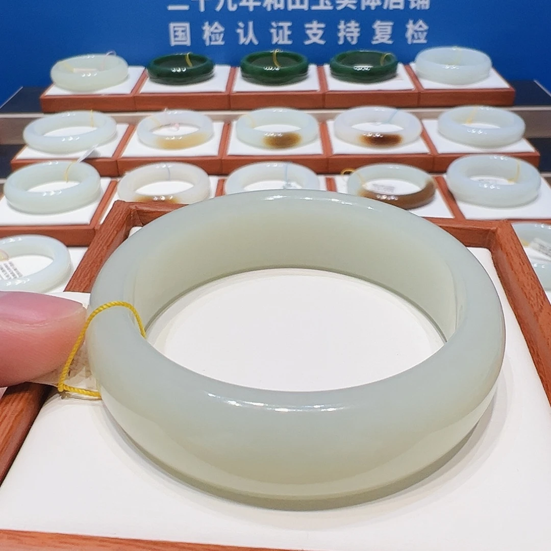 和田玉未镶嵌手镯轮胎青白玉