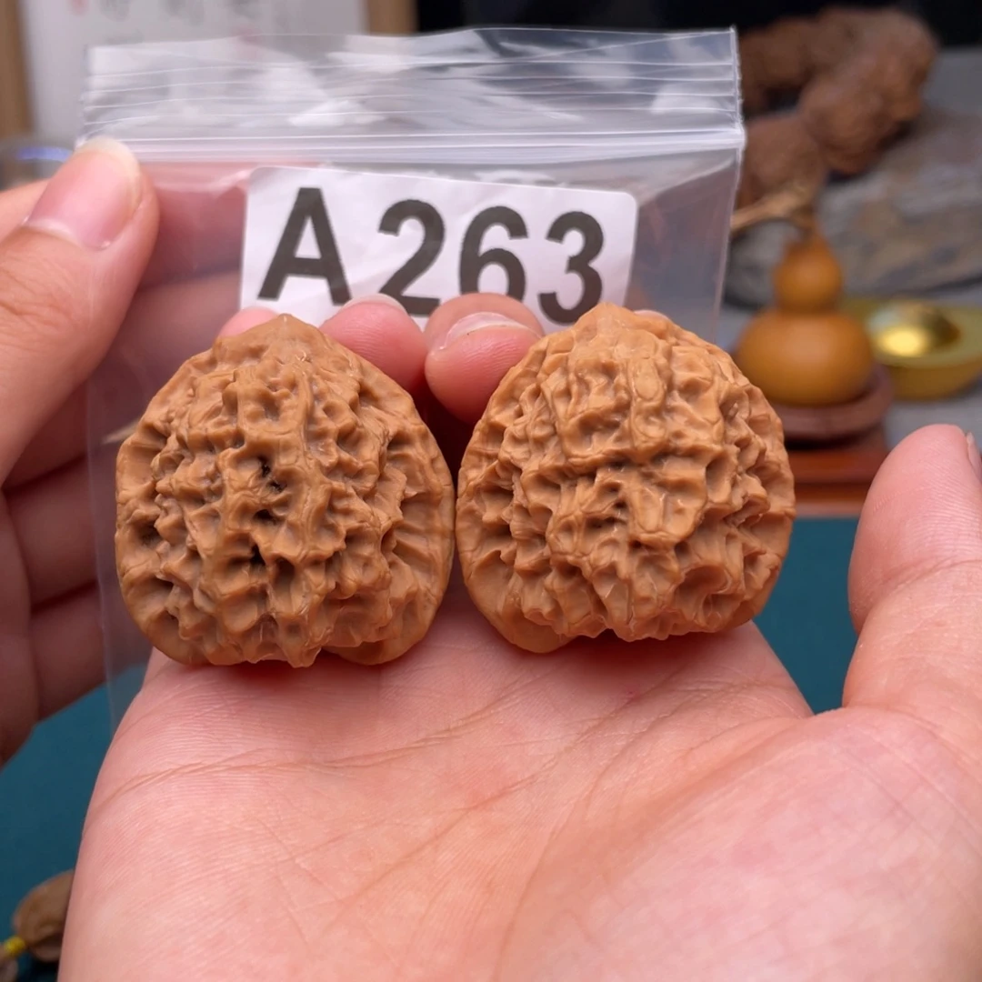 文玩核桃吊坠36尺全品鱼鳞纹马蹄