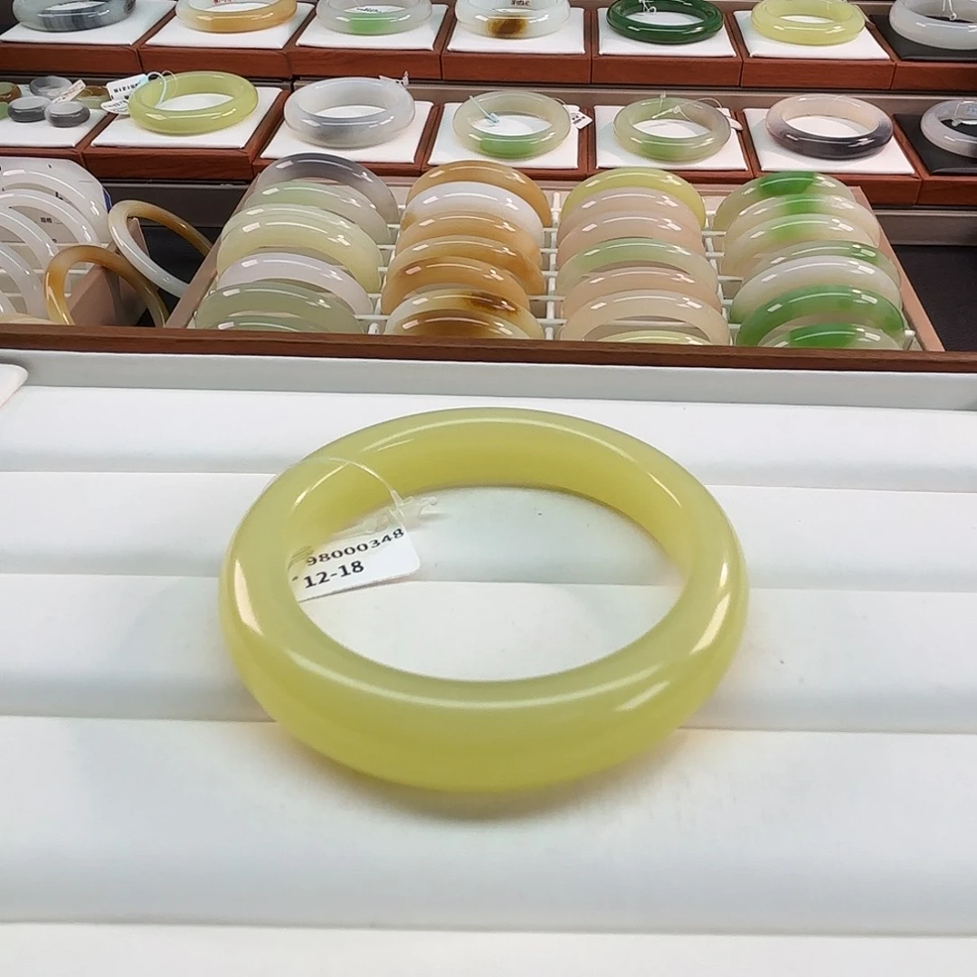 和田玉未镶嵌手镯53色标鸡油黄