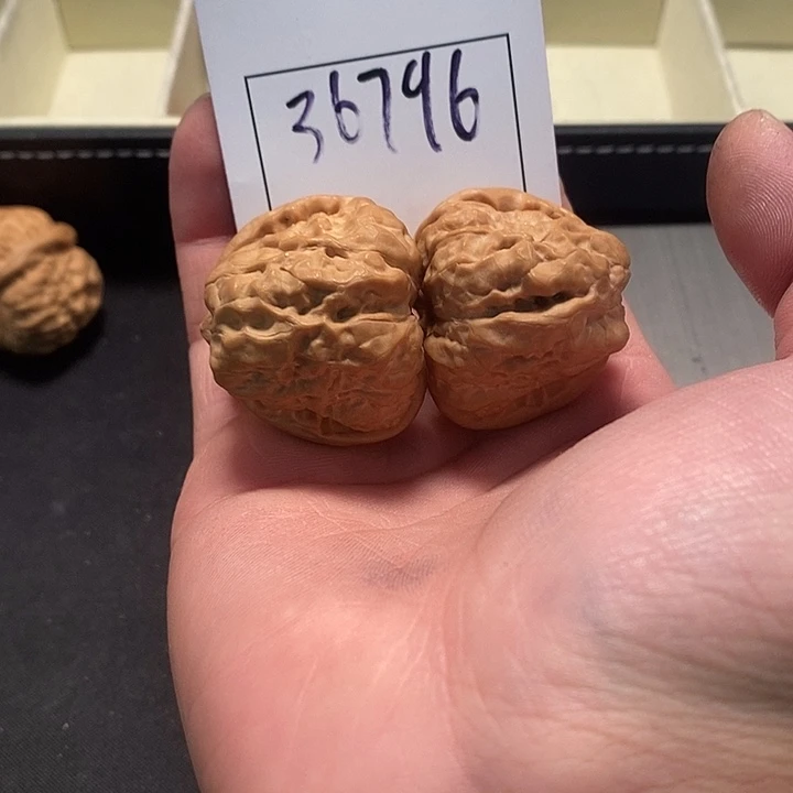 文玩核桃吊坠蛤蟆