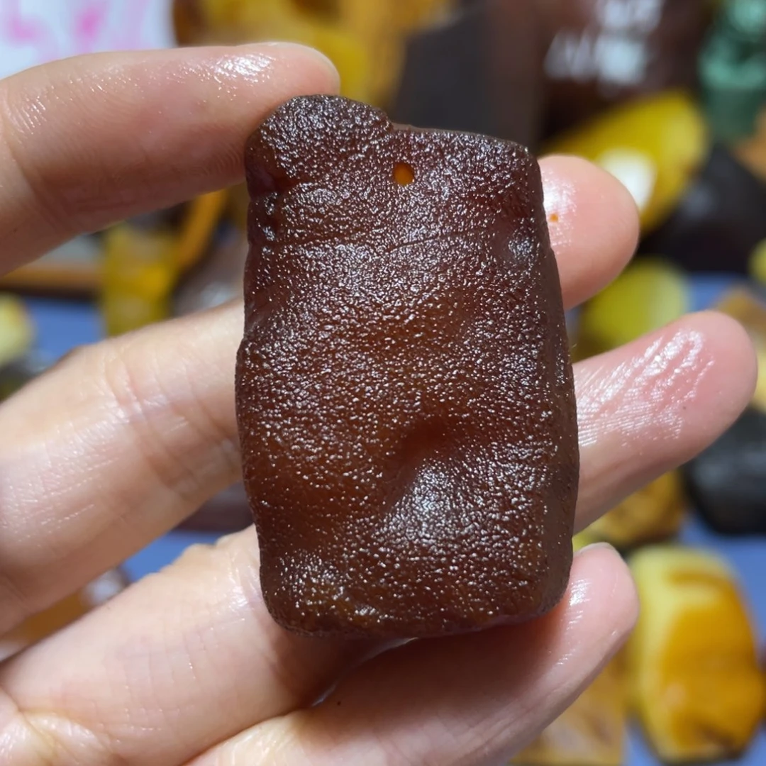定制琥珀未镶嵌原石