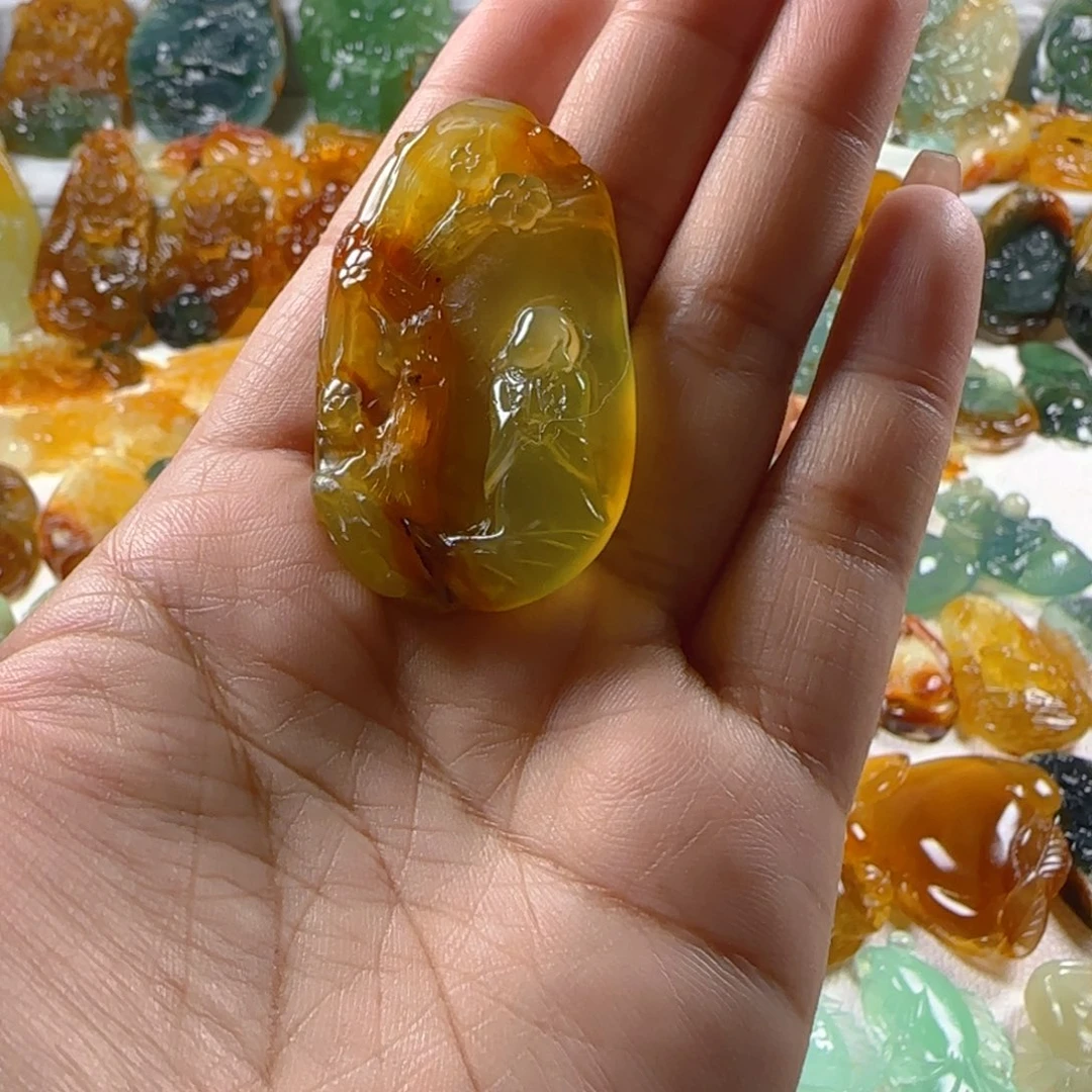 蛇纹石玉颈饰未镶嵌