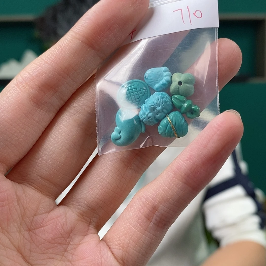 绿松石未镶嵌珠宝奇石