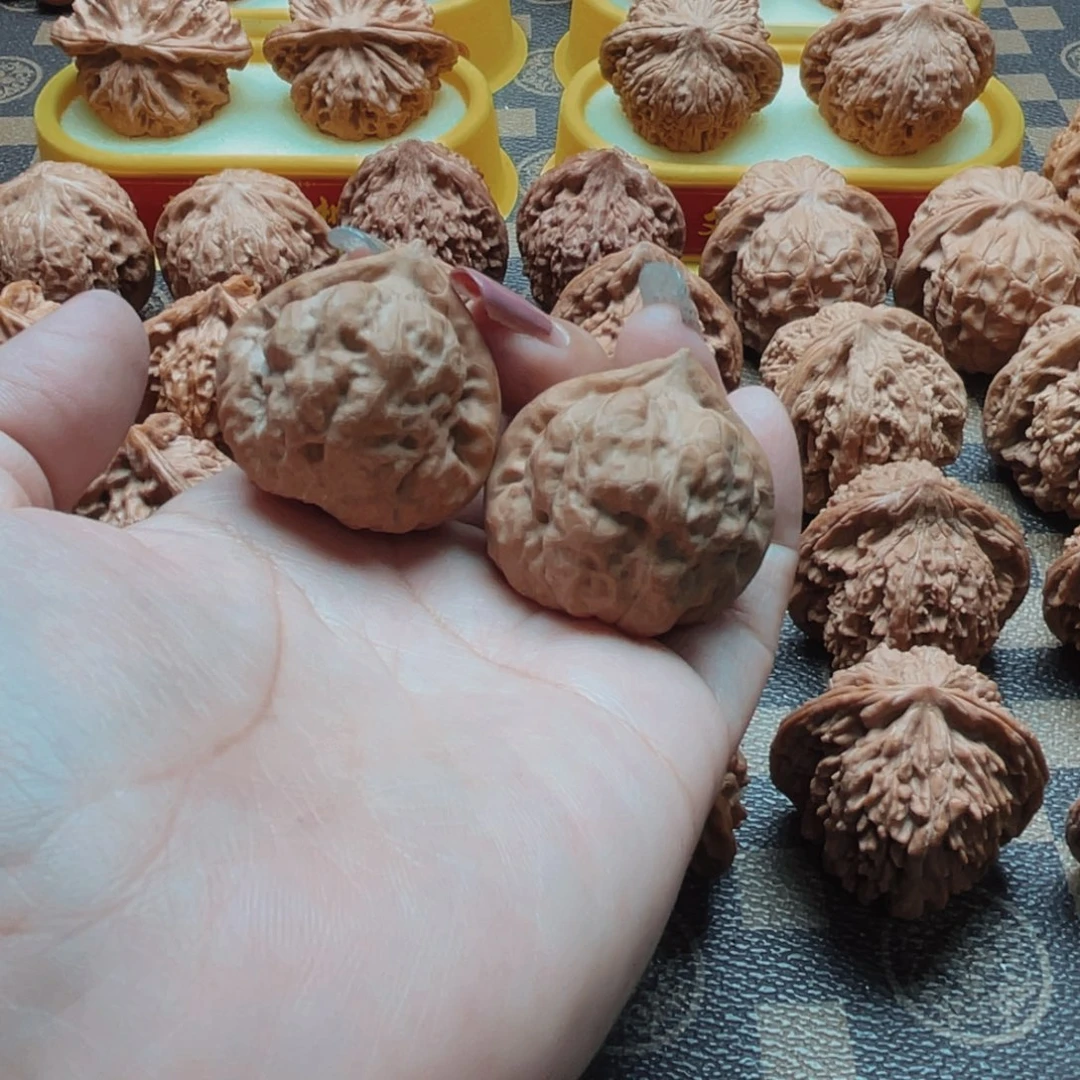 把件桃核古蟾全品