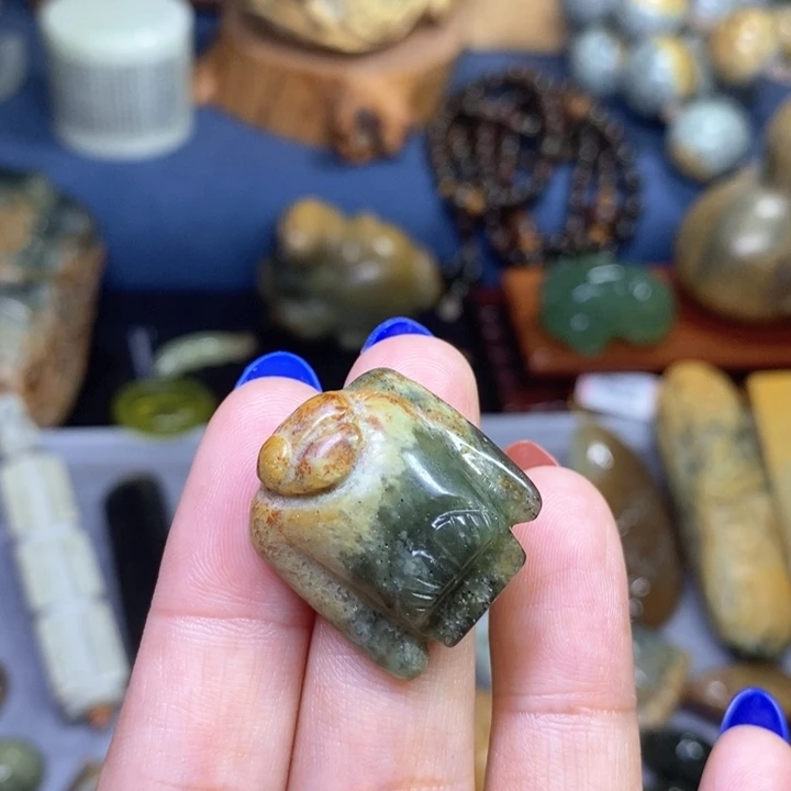 岫岩河磨玉（透闪石质玉）玉枭未镶嵌用****9