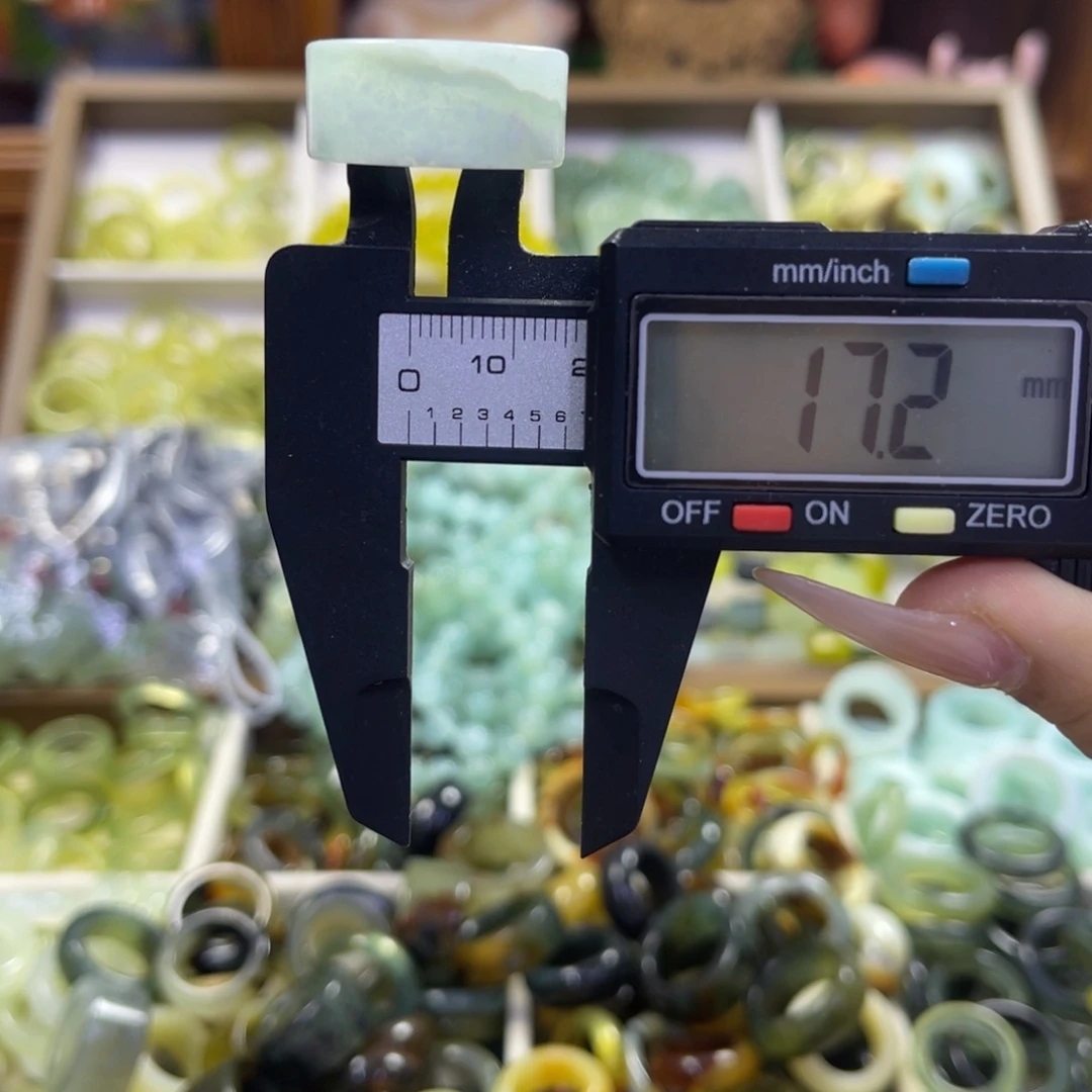 蛇纹石玉未镶嵌手镯21