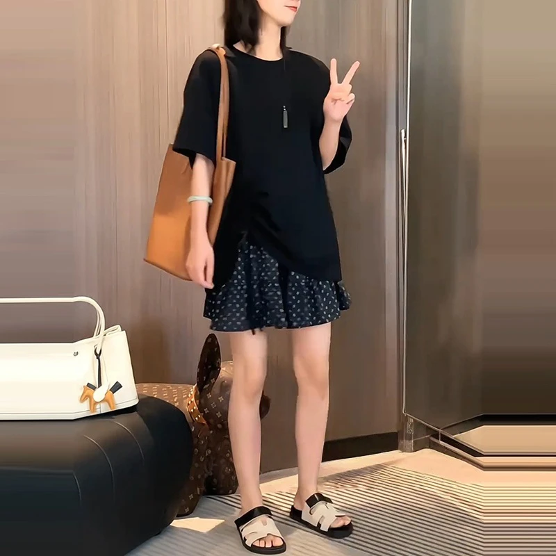 大码女装设计感后开叉黑色圆领抽绳t恤上衣夏季碎花短裙两件套装