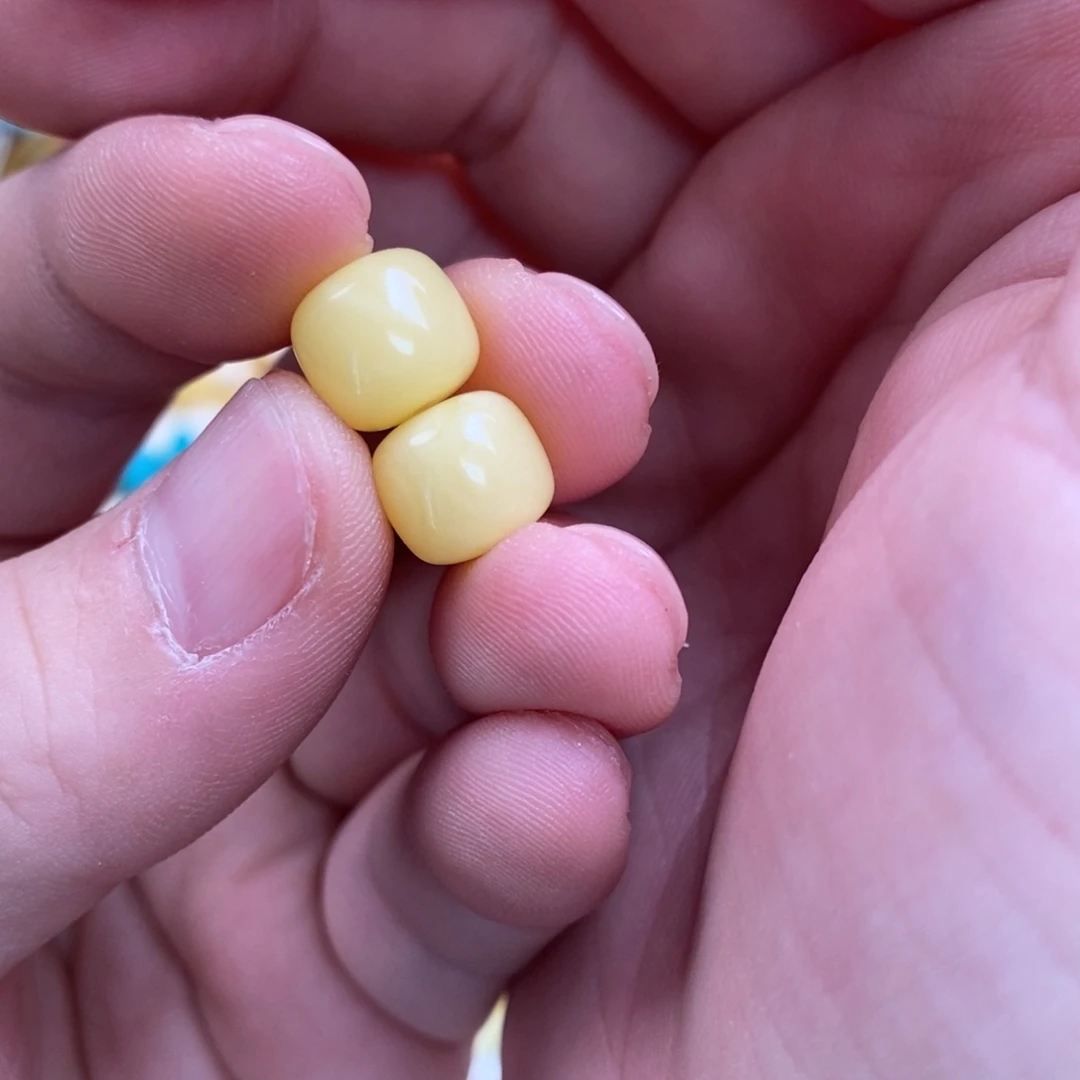 D***鱼蜜蜡未镶嵌裸石配饰