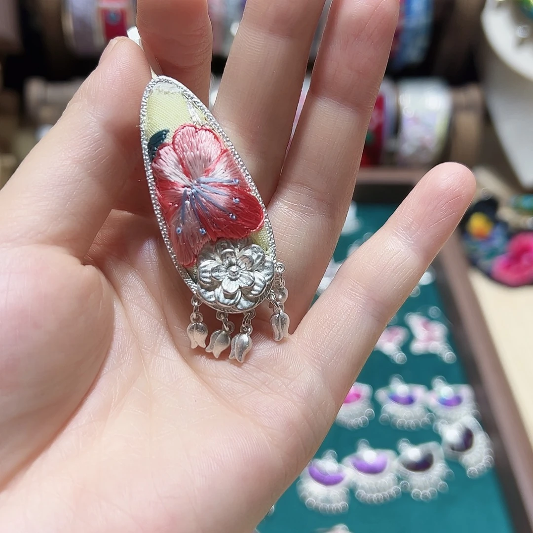 织绣手工苗银发夹