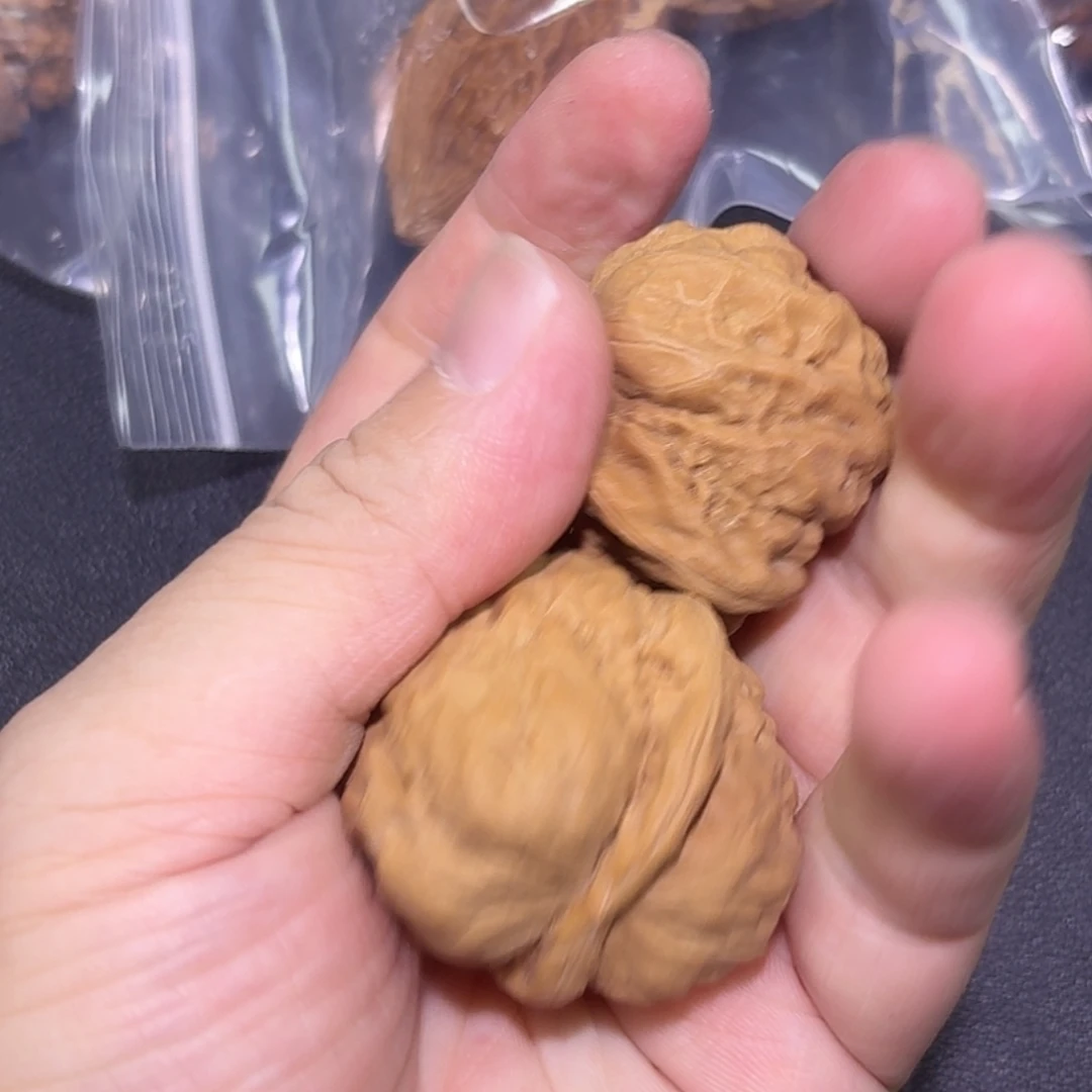 临***江文玩核桃吊坠蛤蟆头