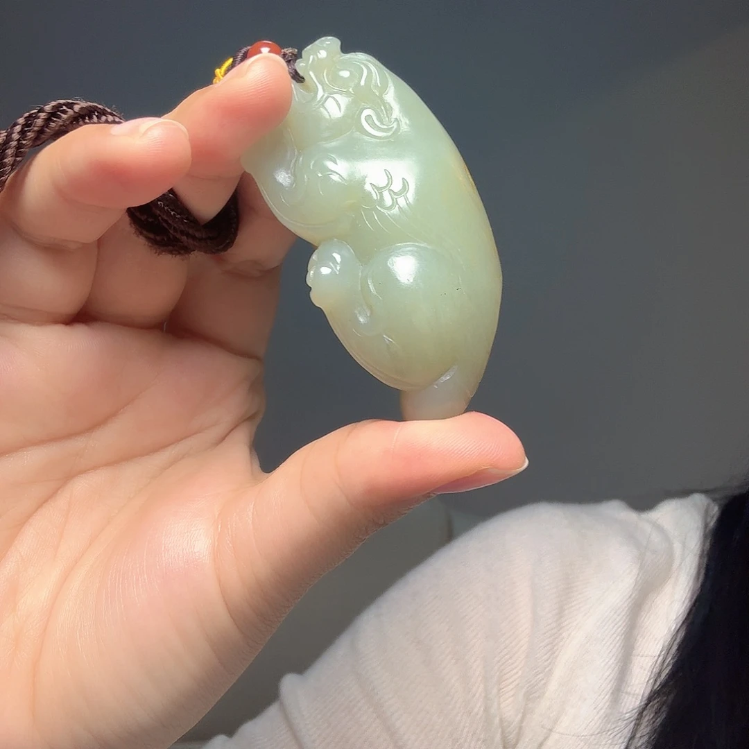 妮***闹和田玉（糖玉）未镶嵌颈饰