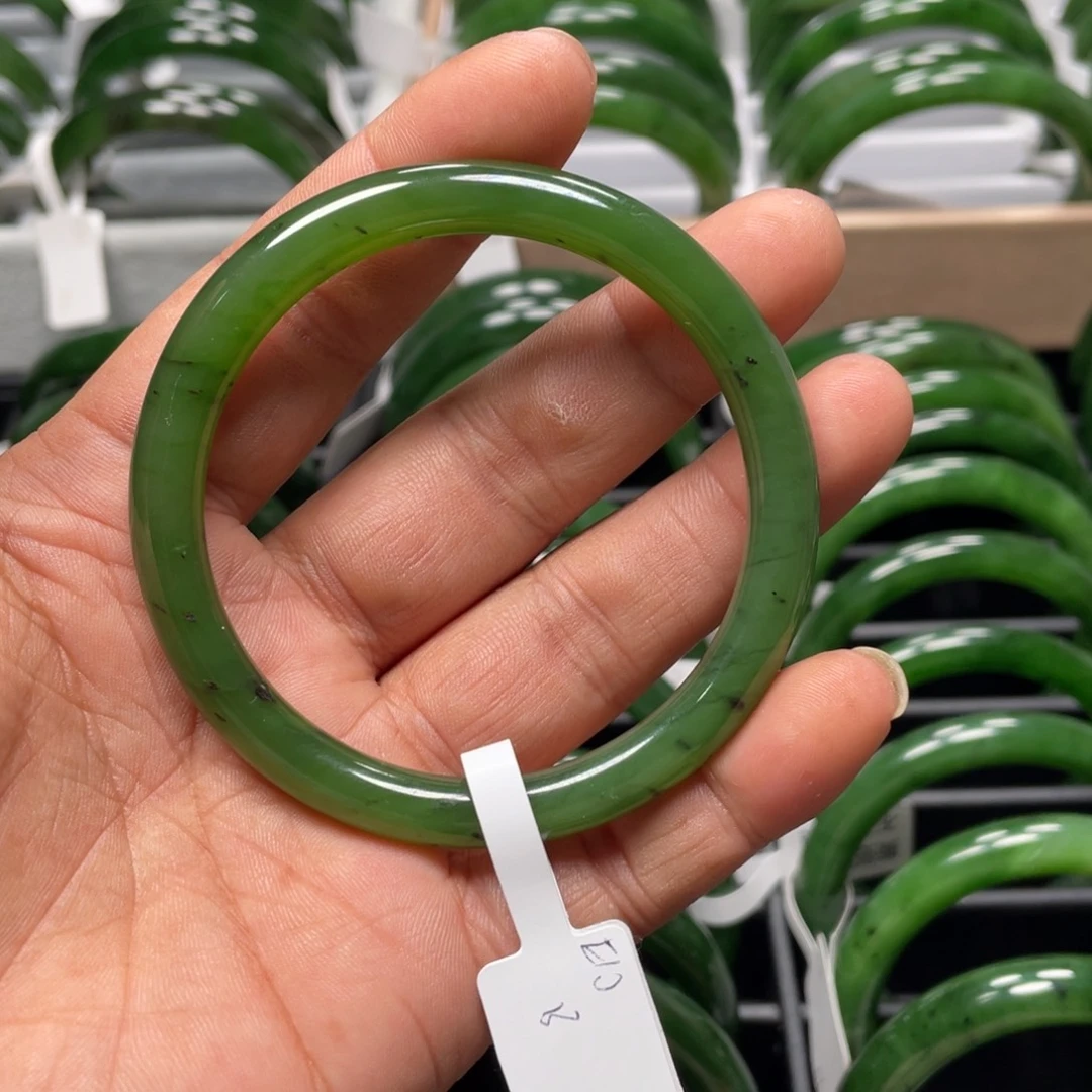 和田玉（碧玉）未镶嵌手镯