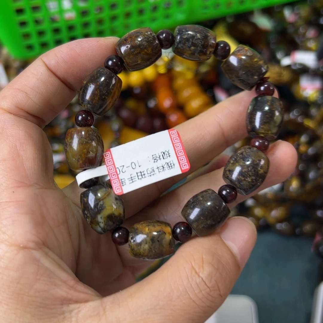 未镶嵌琥珀珠宝奇石748