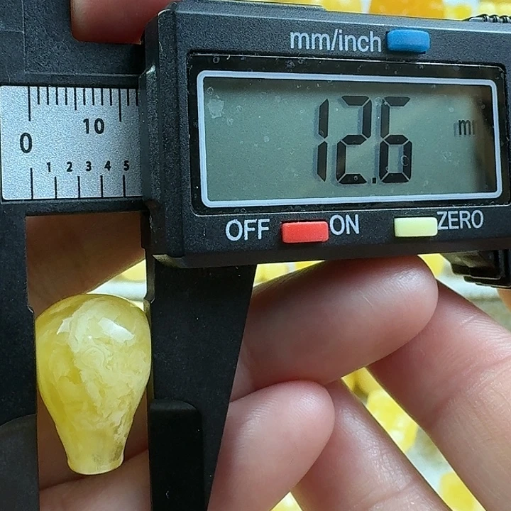 蜜蜡未镶嵌裸石13杂