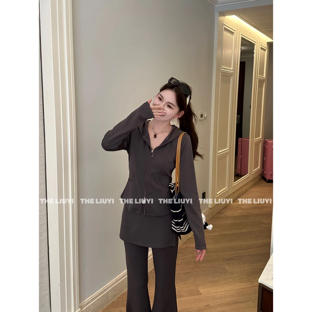 【LIUYI】纸片人套装~春季连帽收腰卫衣外套+假两件屁帘微喇裤52107