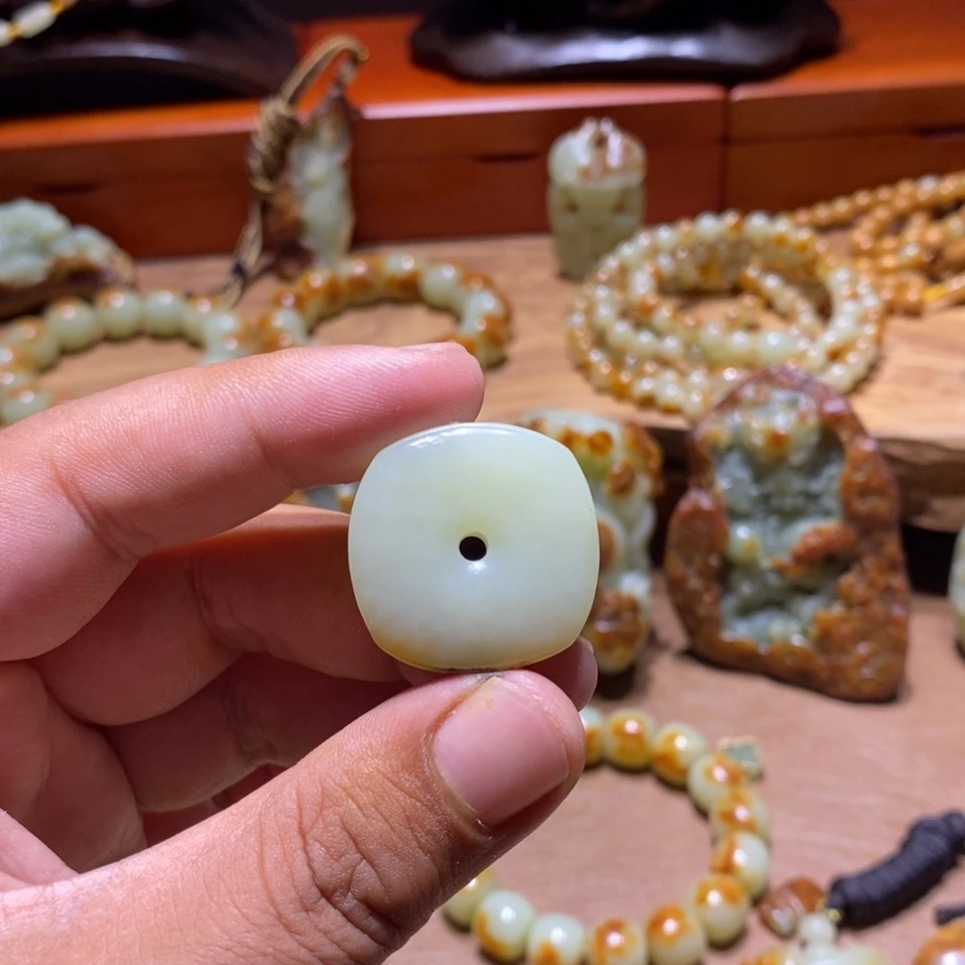 岫岩河磨玉（透闪石质玉）未镶嵌珠宝奇石