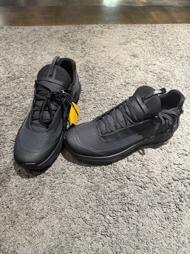 Lena 推荐 男士跑步 城市通勤 透气登山鞋低帮平跟减震户外