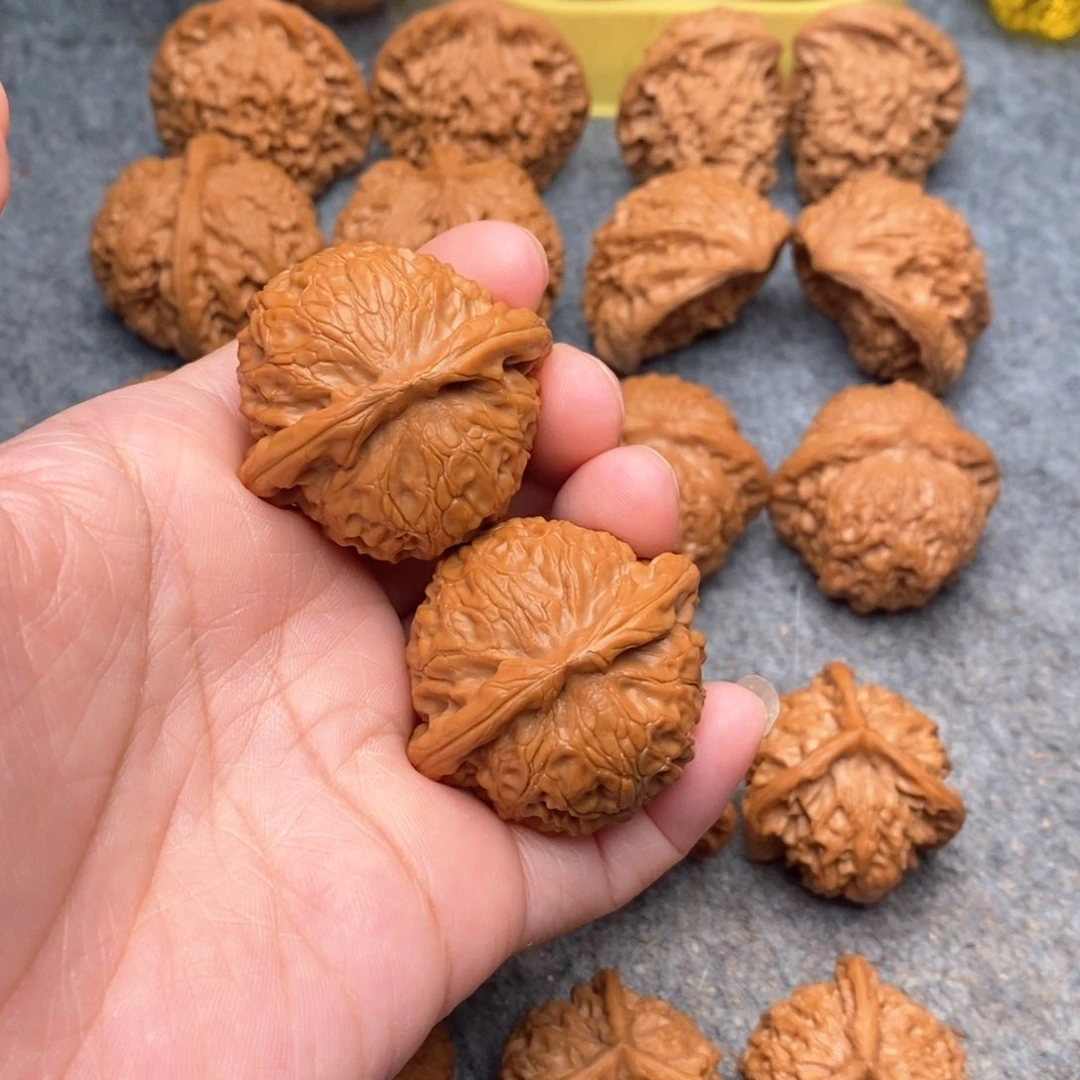 文玩核桃把件精品红皮宫灯41.5全品