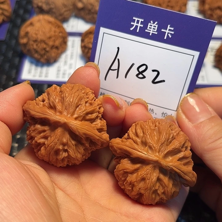 把件桃核42宫灯A182