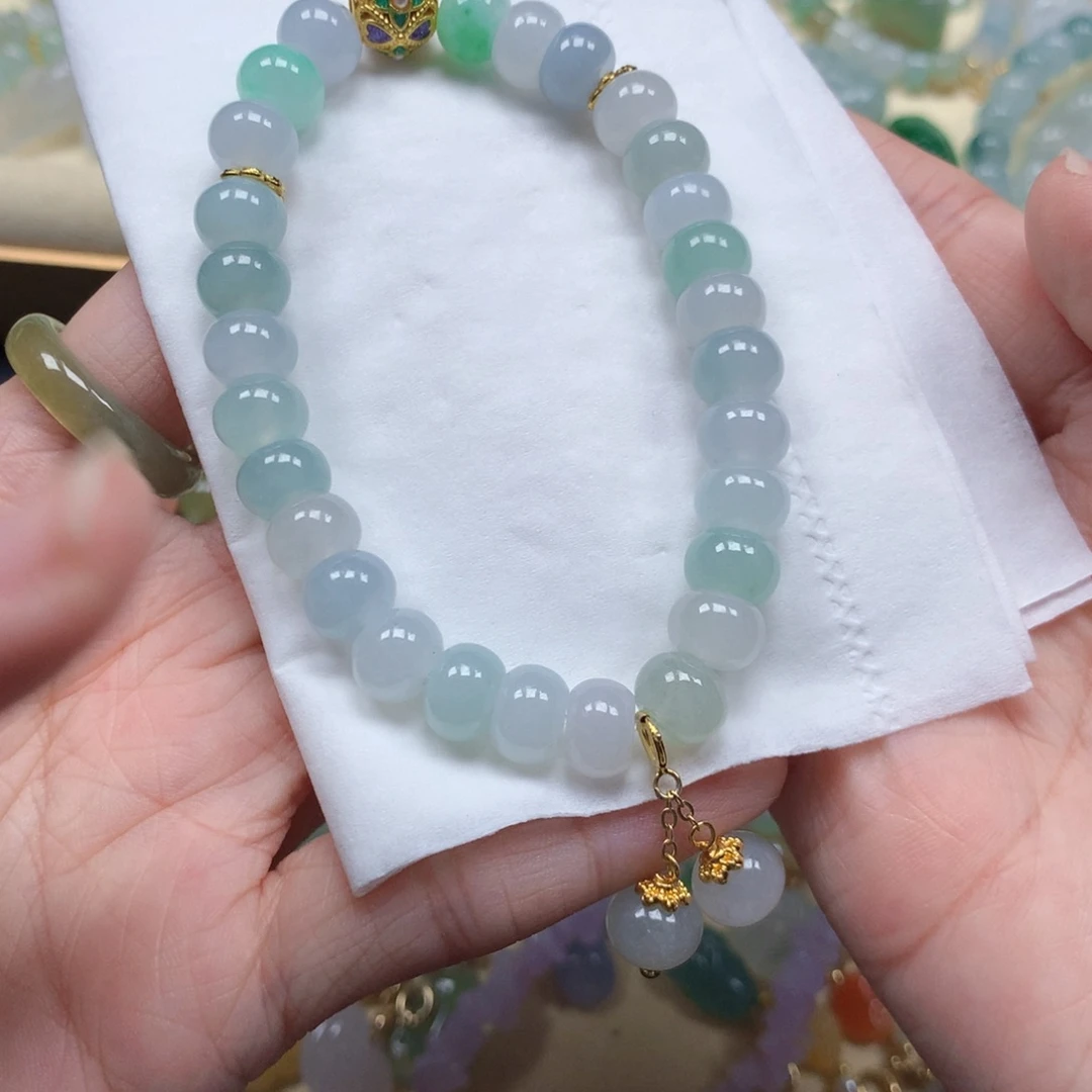 翡翠未镶嵌颈饰闪