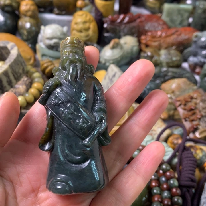 未镶嵌岫岩河磨玉（透闪石质玉）挂件