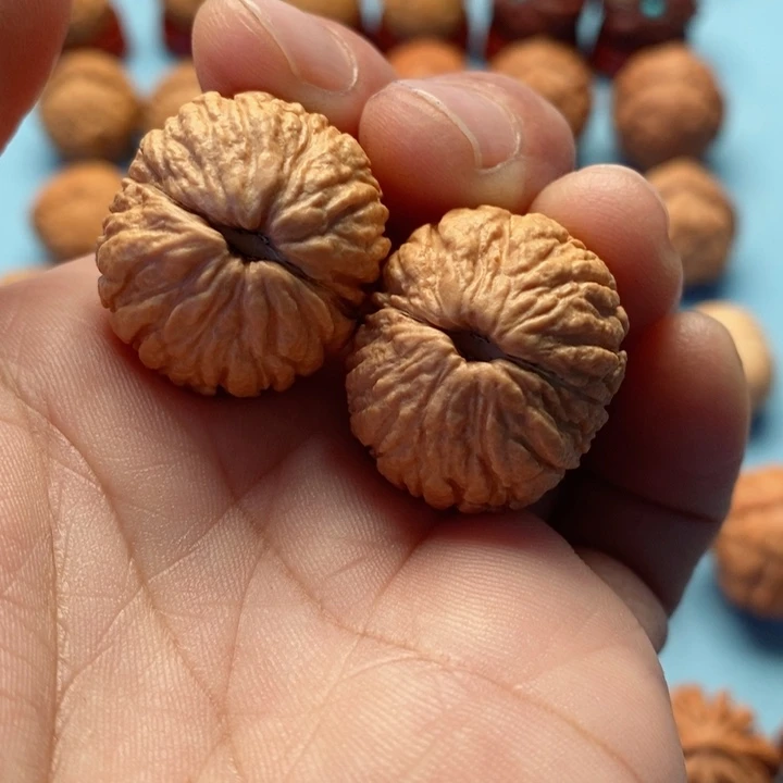 文玩核桃把件精品文玩手捻猴元