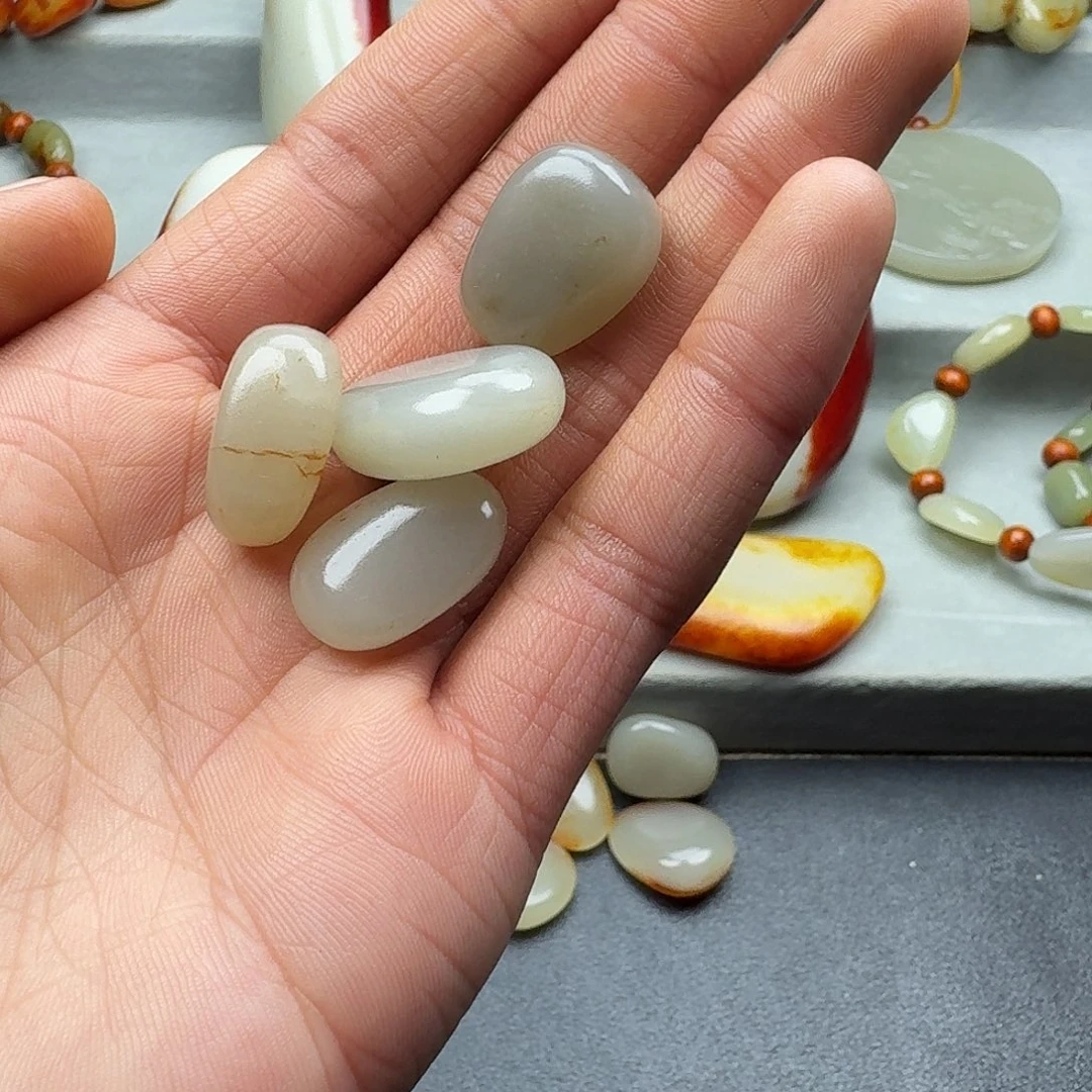 铭***记和田玉未镶嵌颈饰