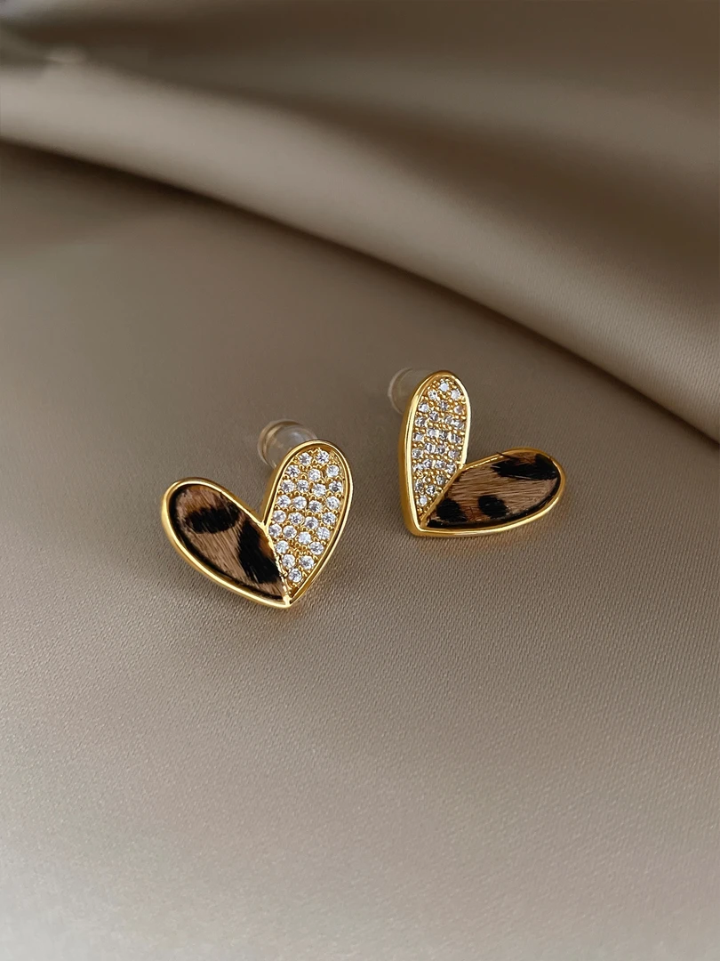 铜合金耳饰 豹纹锆石爱心耳钉女2025新款爆款适合圆脸的耳环耳饰