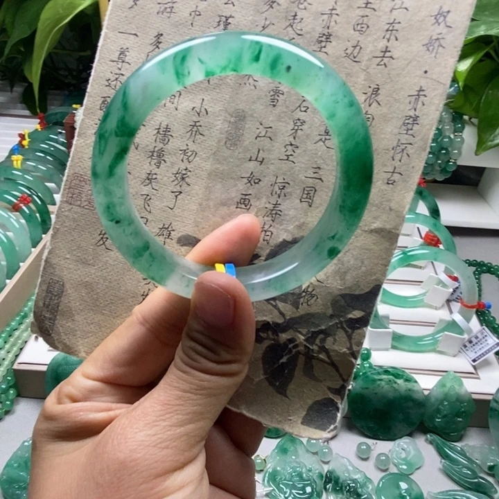 石英质玉未镶嵌手镯