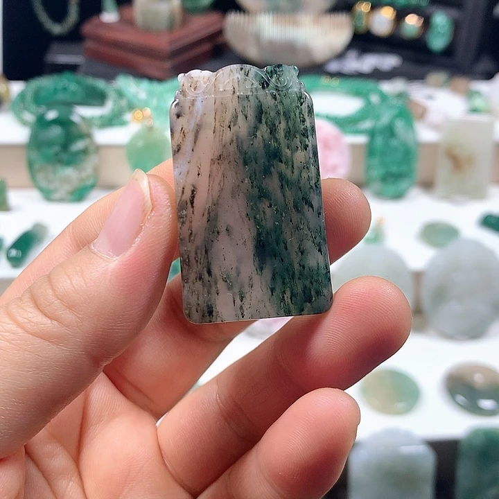 未镶嵌独山玉颈饰