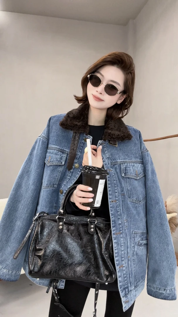 月月 2025秋冬新款小众设计极简风复古毛领牛仔外套 2510C7094