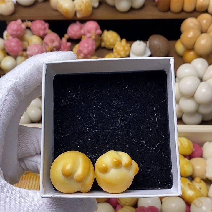 贝****吊坠菩提根/象牙果