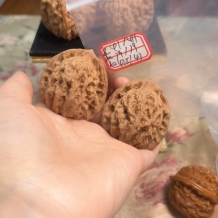 把件文玩核桃麦穗虎头