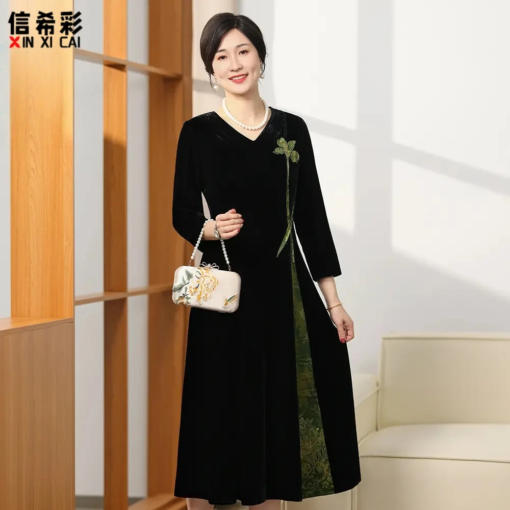 妈妈秋装新中式国风金丝绒气质优雅喜婆婆连衣裙时尚中老年人女装