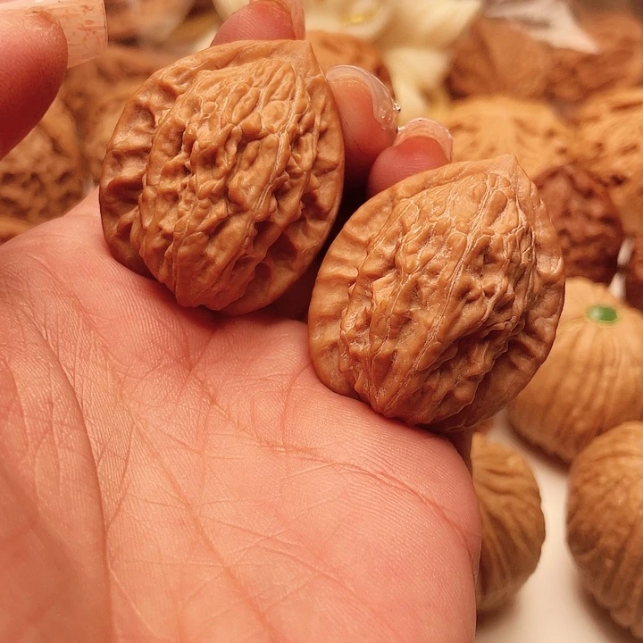 文玩核桃吊坠大红袍