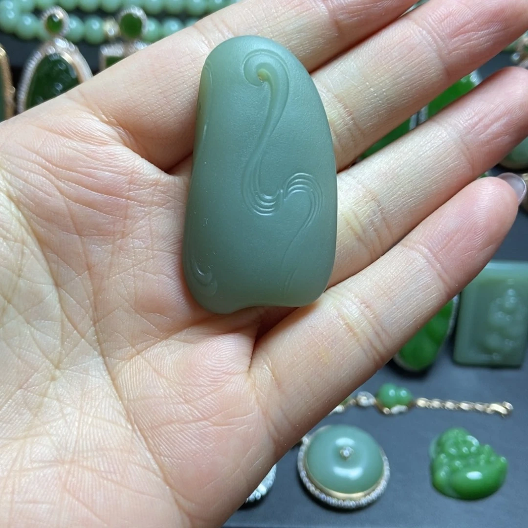 颈饰未镶嵌和田玉