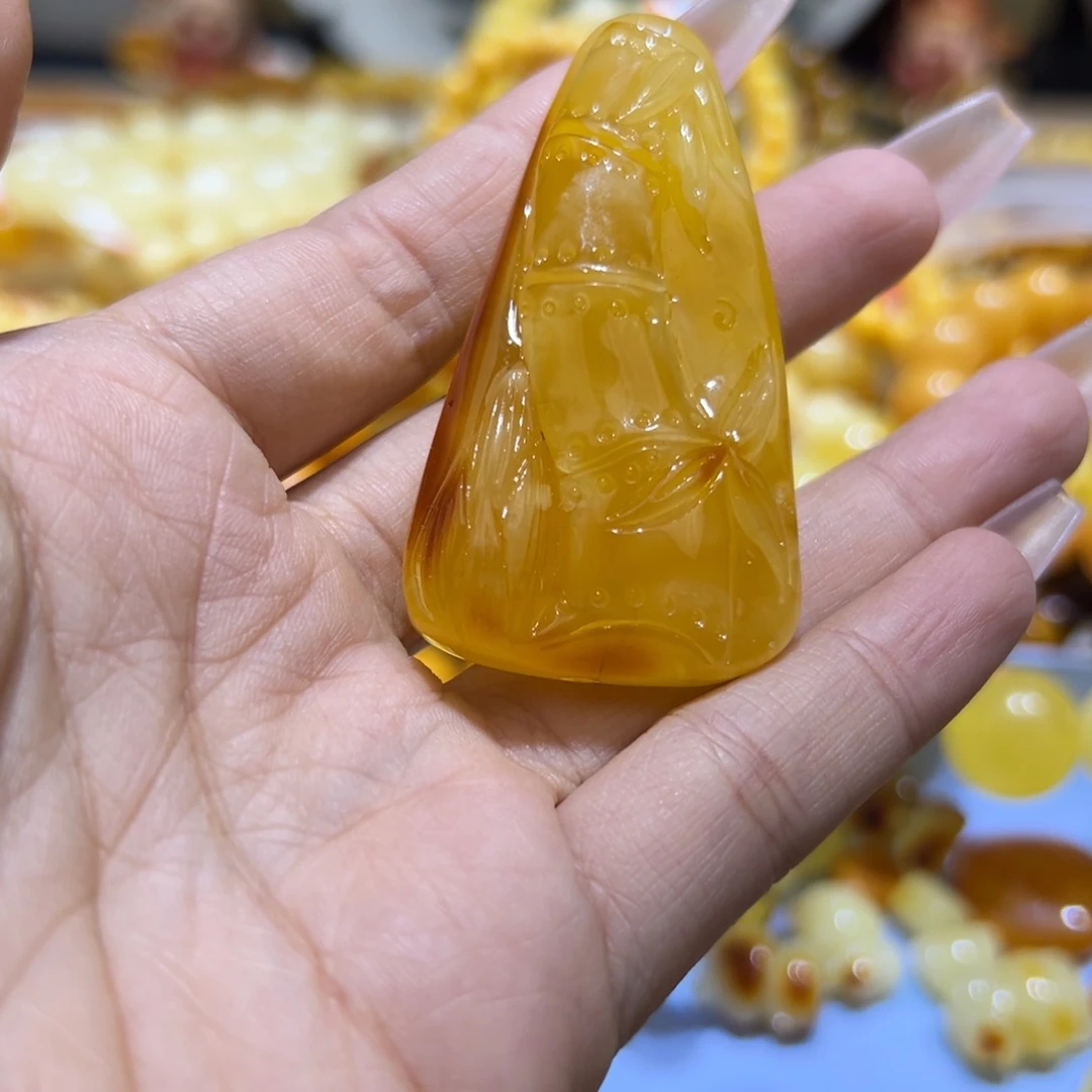 琥珀珠宝奇石未镶嵌