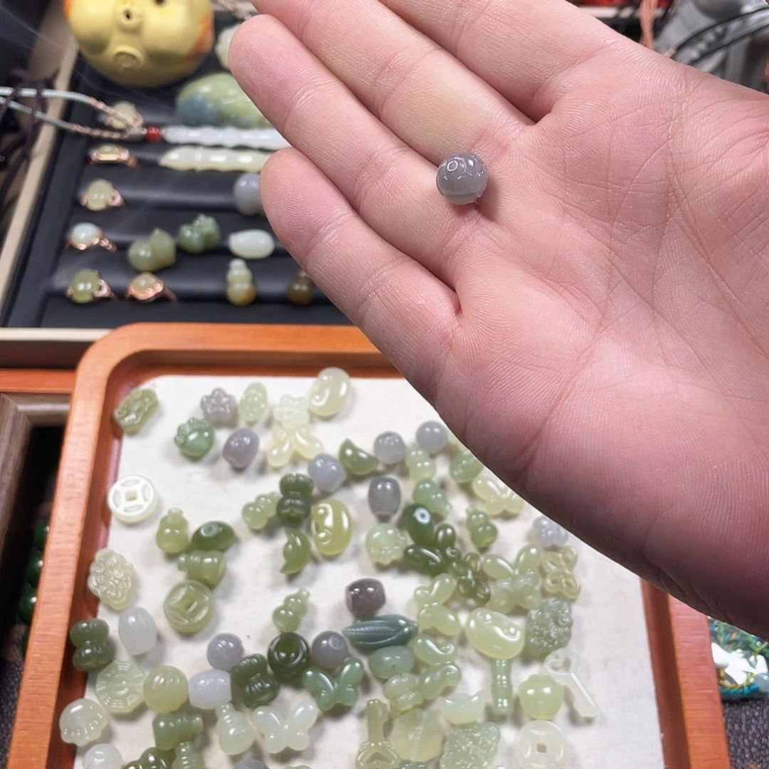 松***胖和田玉未镶嵌颈饰