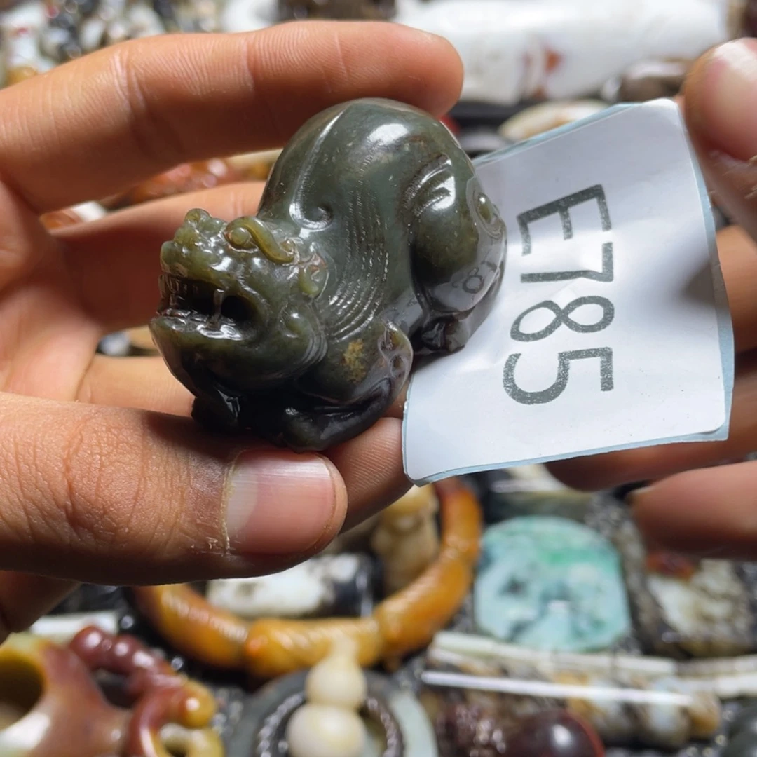 和田玉（糖玉）挂件未镶嵌