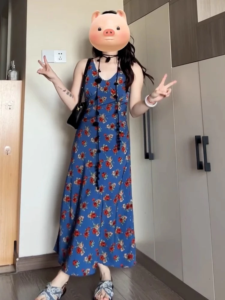 大码纯欲蓝色碎花无袖连衣裙子女收腰气质多巴胺沙滩吊带背心长裙