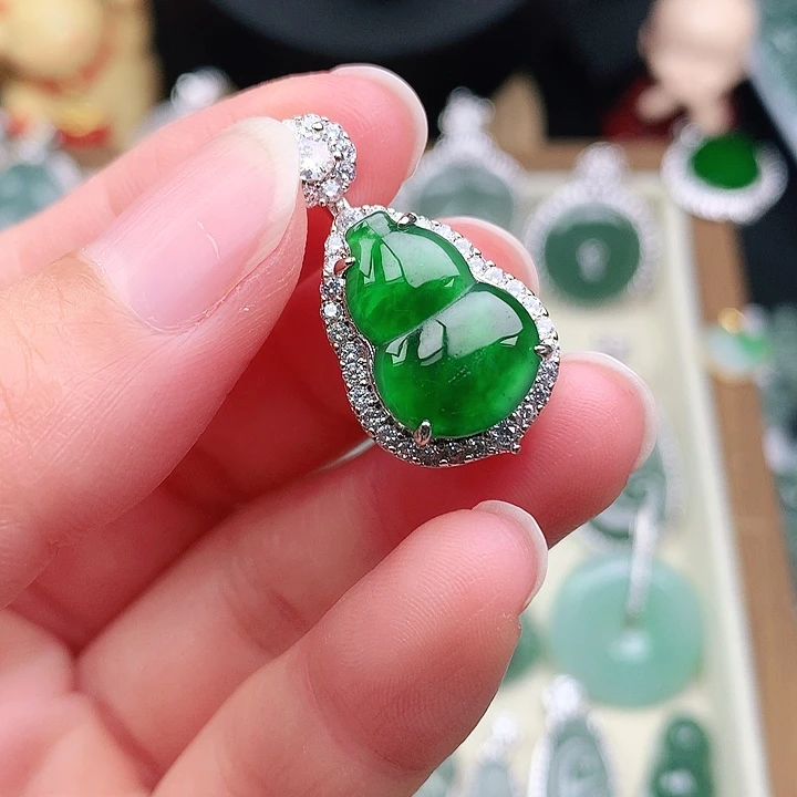 颈饰未镶嵌翡翠吊坠