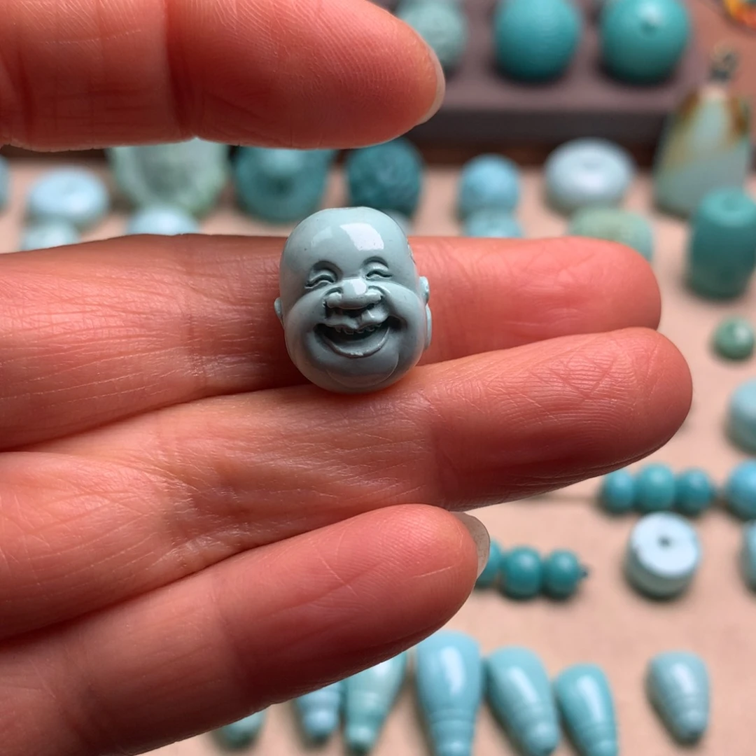 绿松石未镶嵌颈饰