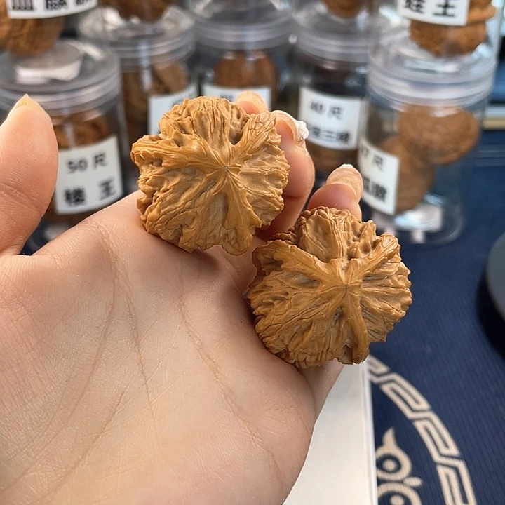 文玩核桃吊坠文山三棱38