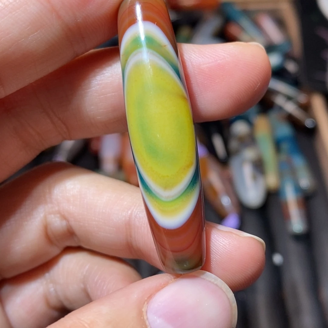 玛瑙/玉髓颈饰未镶嵌阿*?