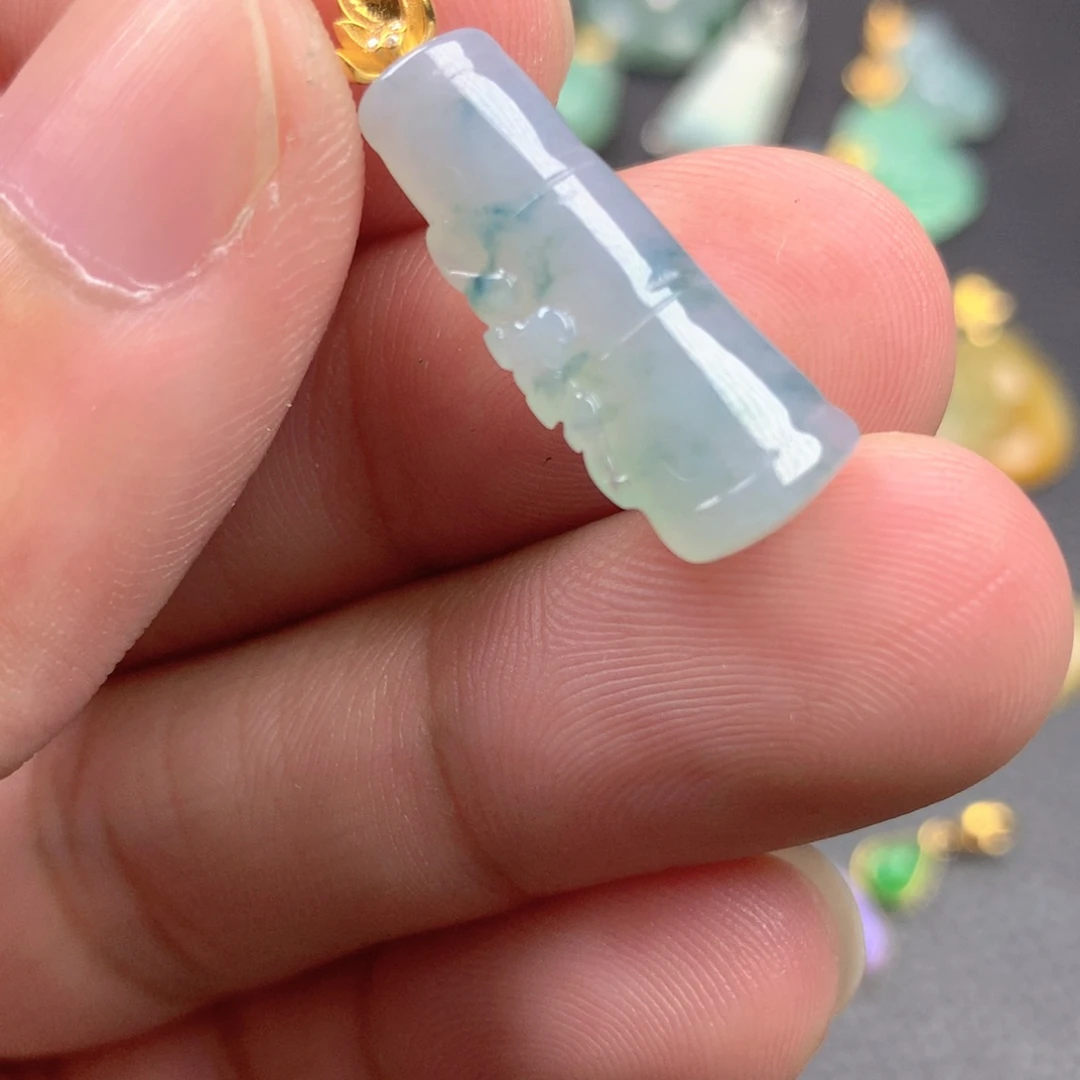 【闪购商品】颈饰18K金镶嵌翡翠翡翠