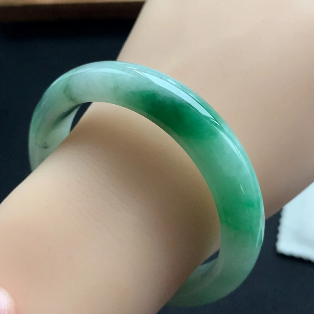 翡翠未镶嵌手镯17号