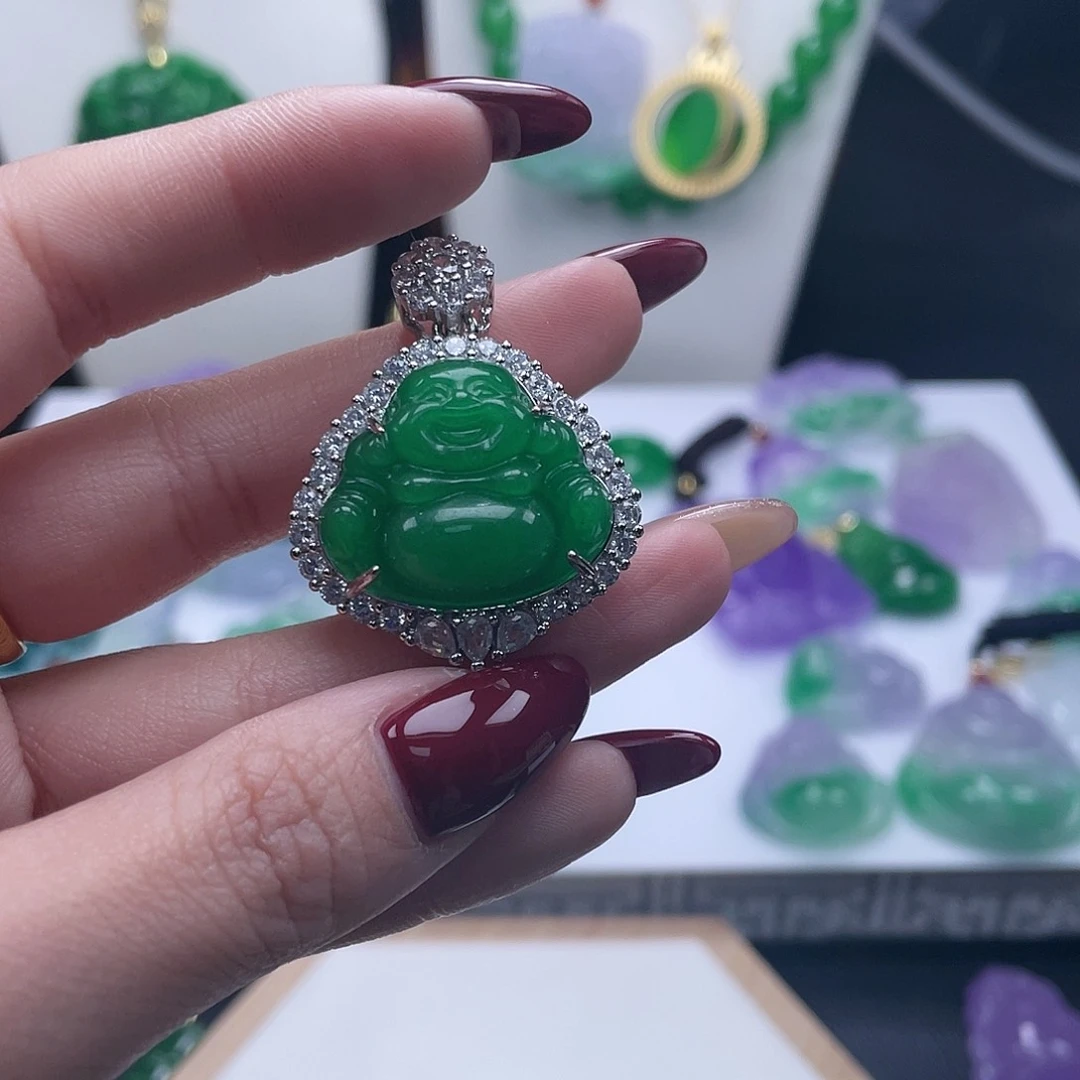 翡翠吊坠(赠链)未镶嵌