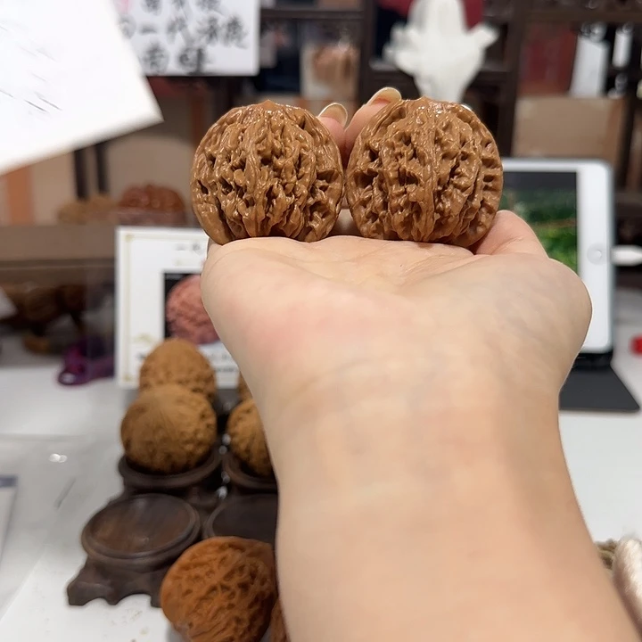 文玩核桃把件麦穗虎头，43.7011